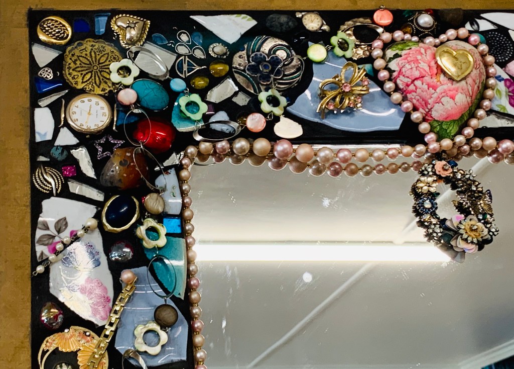 What is Pique Assiette&nbsp;Mosaic?