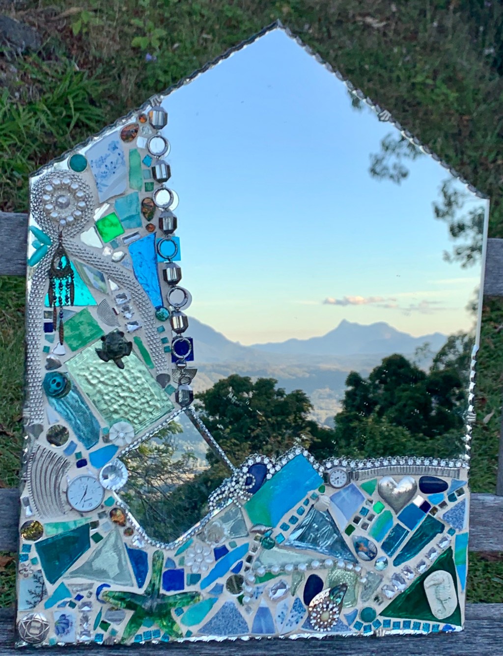 Life is a Beach – pique assiette mosaic&nbsp;mirror