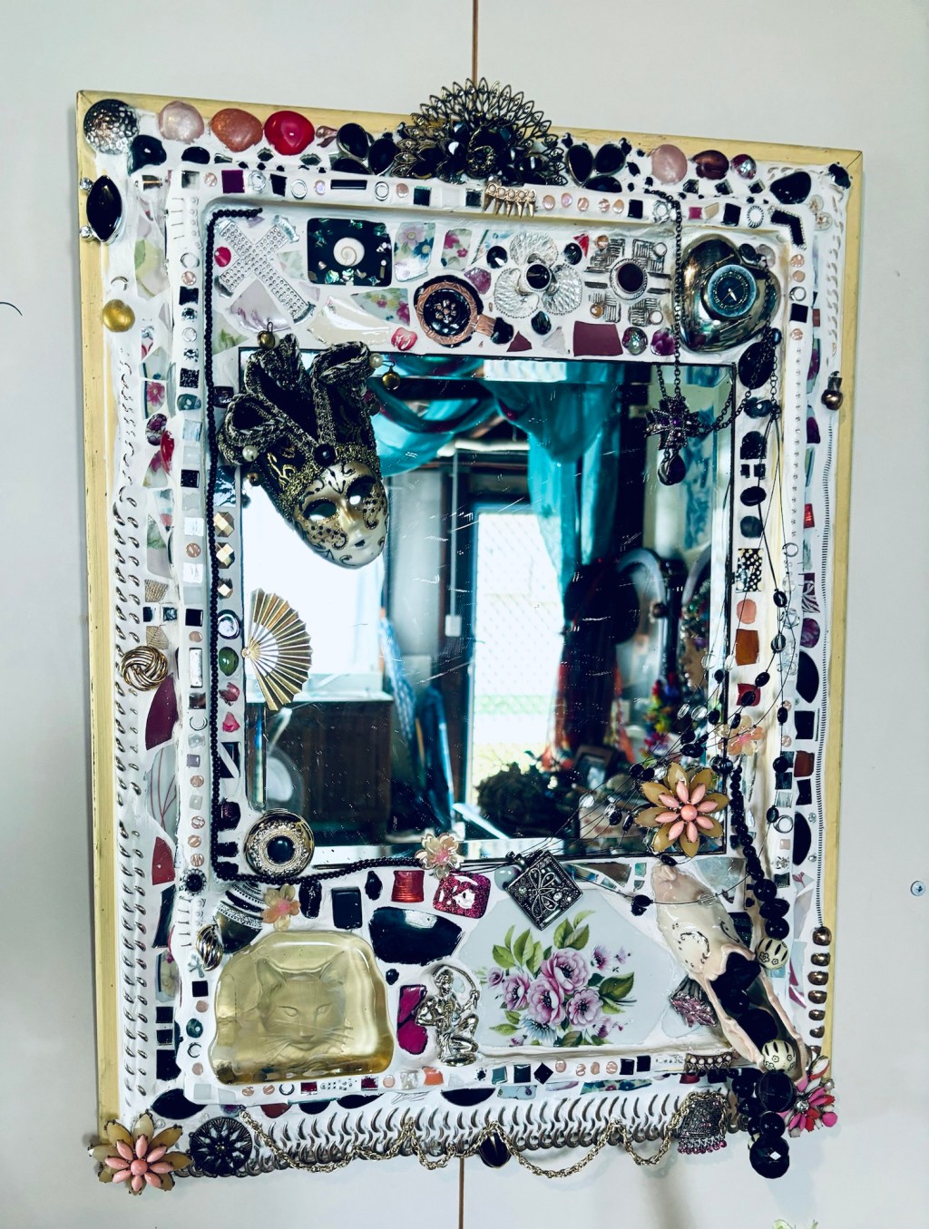 Latest pique assiette works